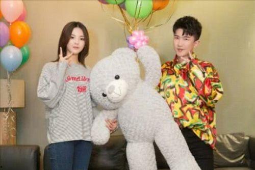 综艺娱乐吃瓜背景图,吃瓜群众背后的故事揭秘